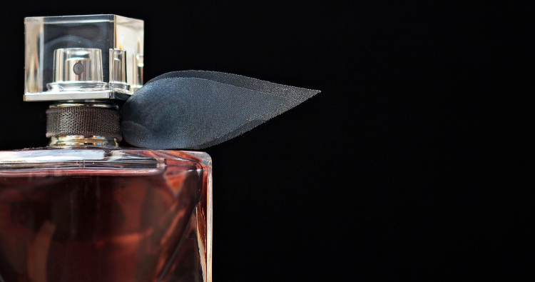 Tajemnice trwaÅoÅci perfum damskich